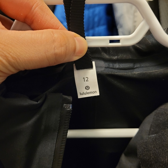 Lululemon Break a Trail Jacket - Picture 3 of 3
